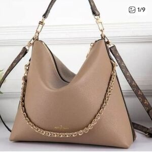 🤎 Tan Leather Shoulder Bag with Gold Chain